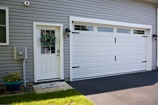 24/7 Emergency Garage Door Panel Replacement experts in Rising Sun, MD